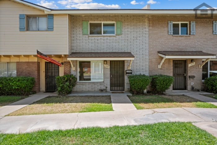 2Bed/1.5Bath Townhome at 15th Ave/Camelback! Ready for Immediate Move-In! - 2Bed/1.5Bath Townhome at 15th Ave/Camelback! Ready for Immediate Move-In!