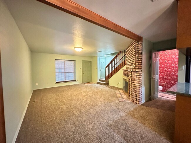 Building Photo - MOVE IN SPECIAL-$250 OFF FIRST MONTH'S REN...