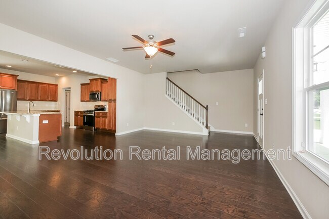 Building Photo - 140 S Ridge