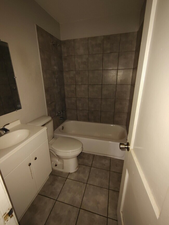 Foto del edificio - 412 N A St