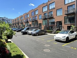 Building Photo - 853 W Grace St