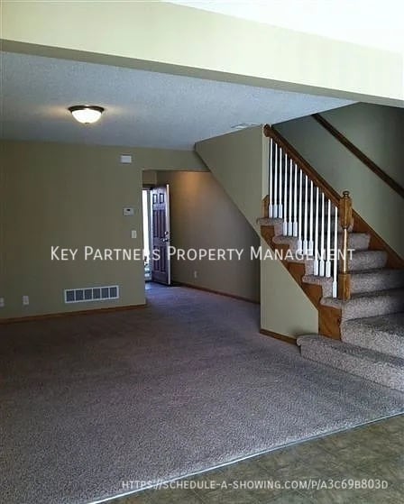 Building Photo - 1640 SW Highland Dr