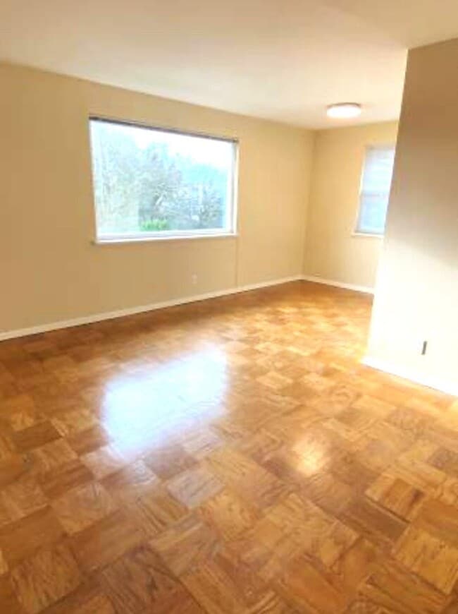 Building Photo - 2 bedroom in Seattle WA 98103