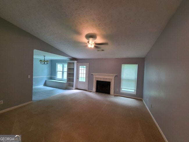 Building Photo - 216 Valley View
