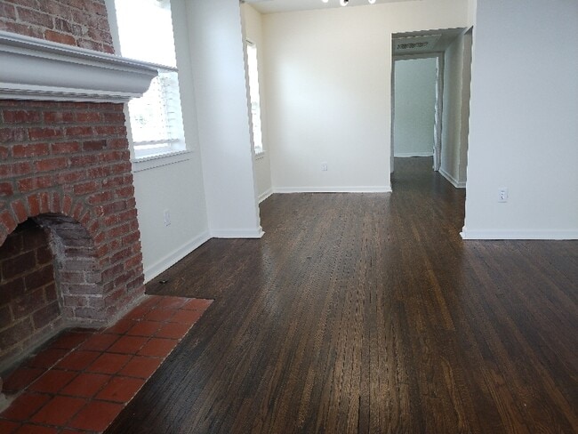 Building Photo - 1312 S Quaker Ave