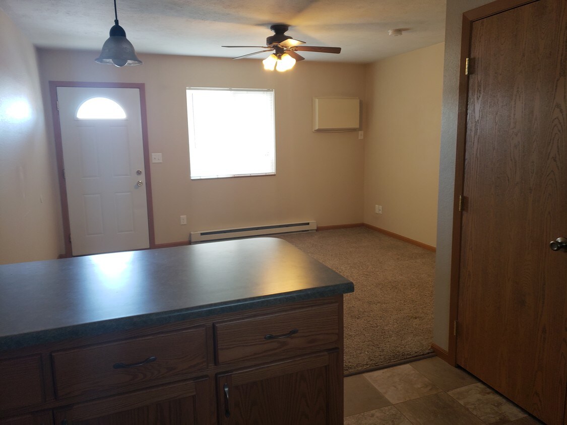 Foto principal - 300 Cherry Ln