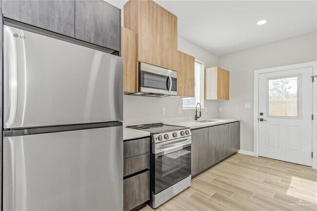 Building Photo - 11 San Jose Dr