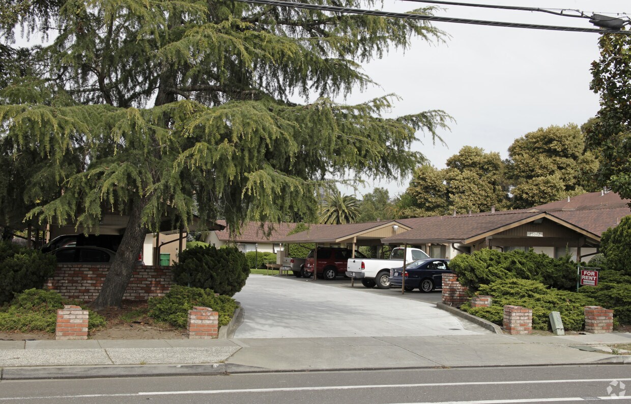 Primary Photo - 25542 Soto Rd