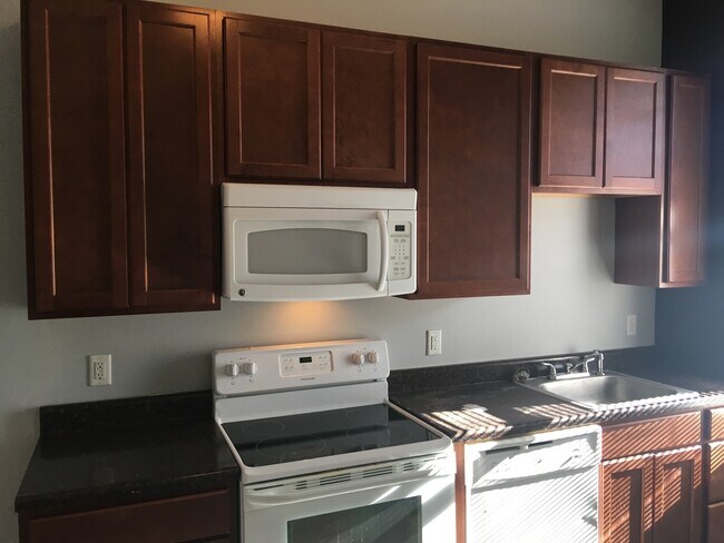 Building Photo - 2710 Armand Pl