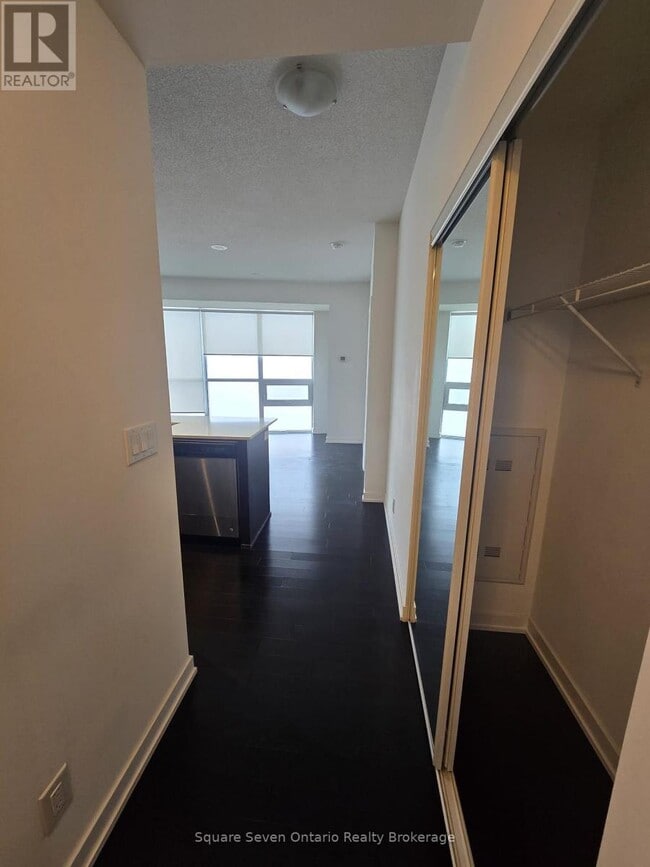 Building Photo - 510 Curran Place