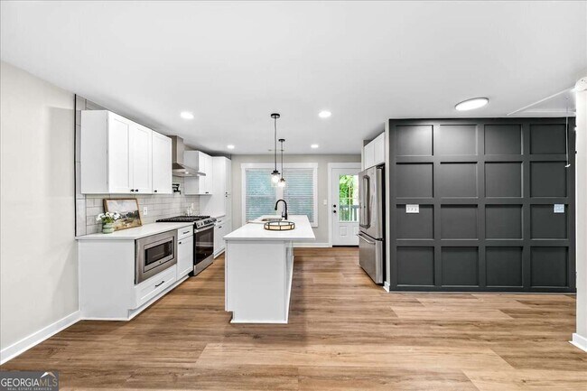 Foto del edificio - 1453 Lockwood Dr SW