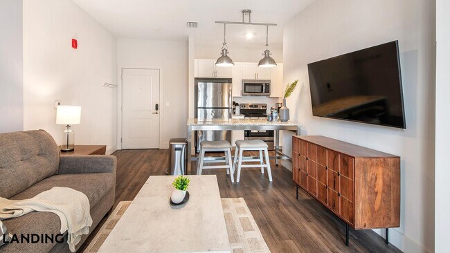 Foto del edificio - 5885 Lakehurst Dr