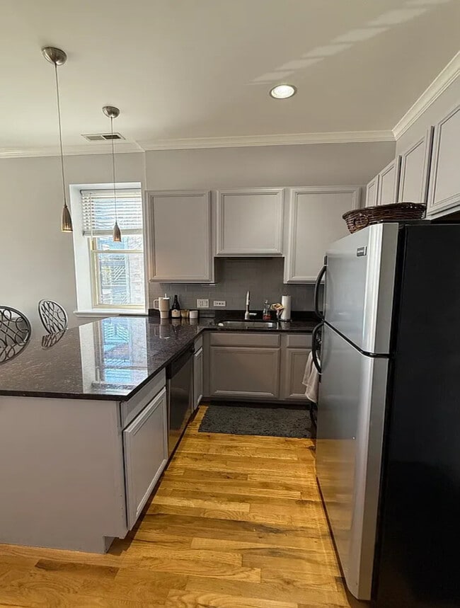 Foto del edificio - 2717 N Halsted St