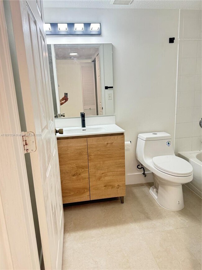 Foto del edificio - 2 bedroom in Pembroke Pines FL 33024