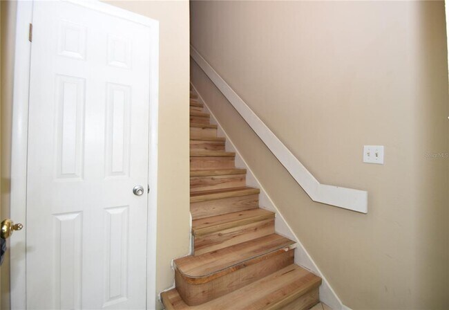 Building Photo - 6 Broadmore Cir