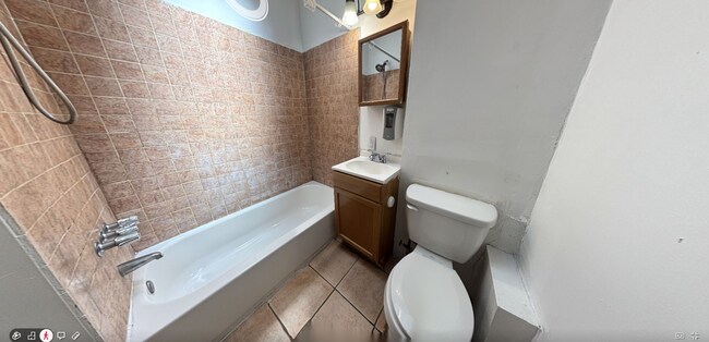 Building Photo - Bright & Practical 1BR/1BA on Lancaster Avenue