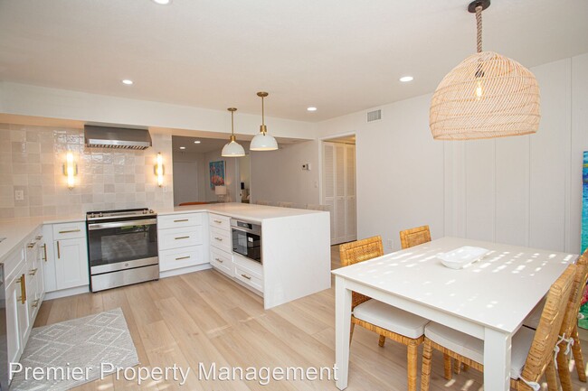Building Photo - 2 br, 2 bath House - 1222 Gordon Drive Unit 2