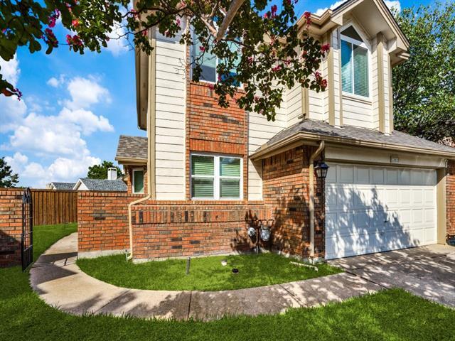 Foto del edificio - 2401 Brooke Ct