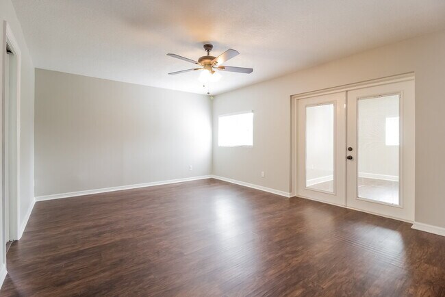 Foto del edificio - 9334 Buttonwood St