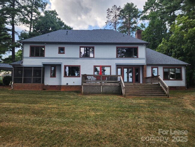 Building Photo - 16946 Belle Isle Dr
