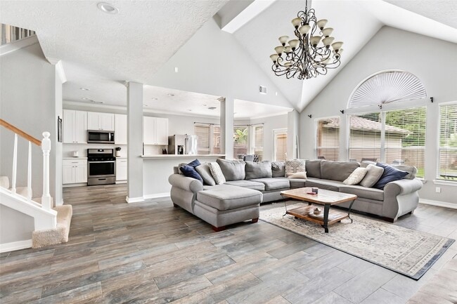 Building Photo - 2907 Silverberry Trail