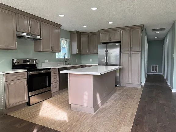 Foto del edificio - Fully Renovated 3 Bed / 2 Bath Home | 2-Car Garage | Move-In Ready