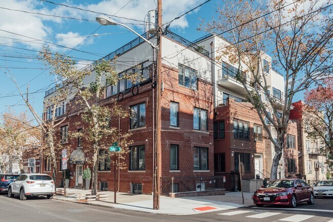 Building Photo - 58 Giles Ave