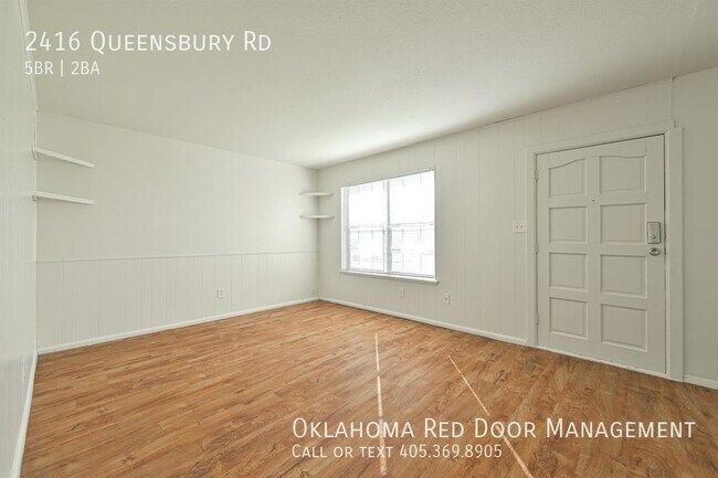 Foto del edificio - 2416 Queensbury Rd
