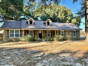 Building Photo - 202 Brittany Ln