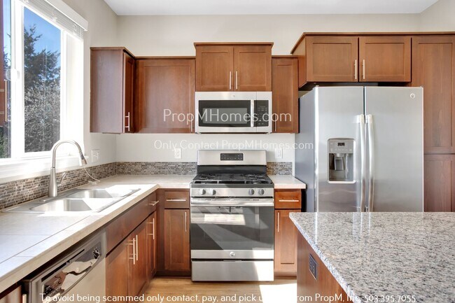Foto del edificio - 3 Bedroom Townhome in Happy Valley w/ Amaz...