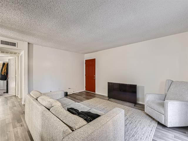 Foto del edificio - 1810 N Garrett Ave