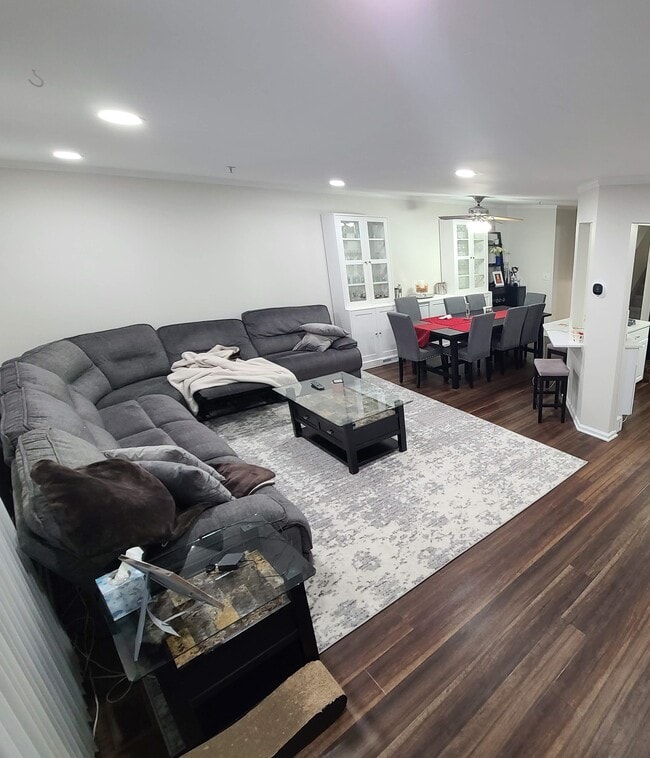 Open concept living - 44 Ridgedale Ave