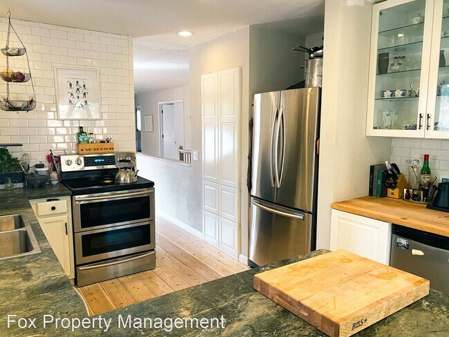 Foto del edificio - 6 br, 2 bath House - 104 Sugar Court
