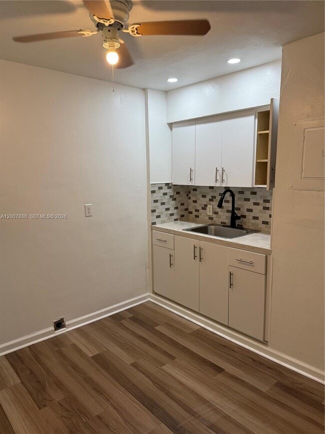 Foto del edificio - 645 NE 35th St