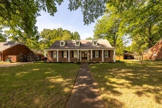 Building Photo - 1539 Brookside Dr