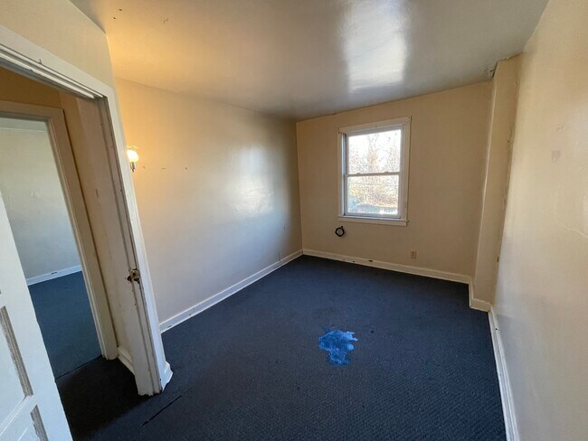 Foto del edificio - 337 Hemlock Dr