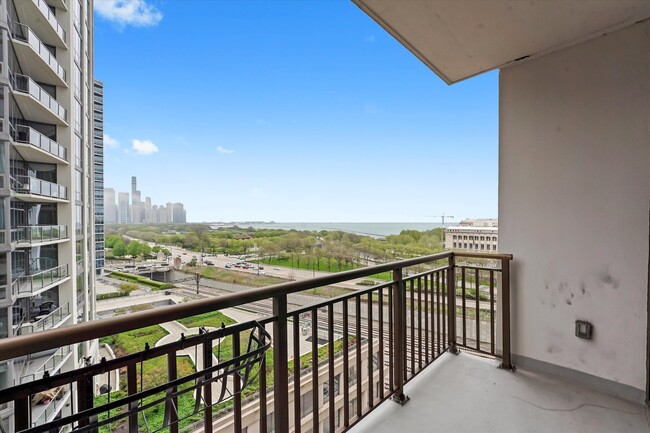 Foto del edificio - 233 E 13th St