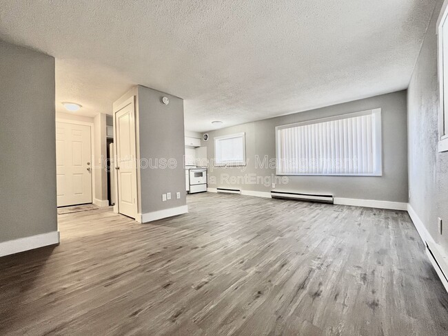 Building Photo - 1490 Carmil Dr