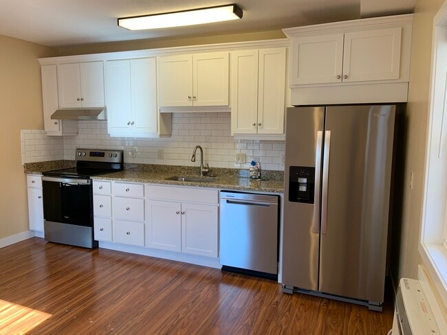 Building Photo - 110 Ashburnham St