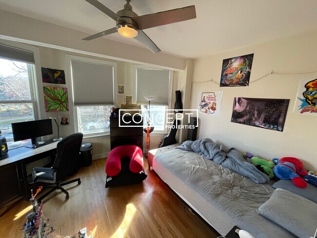 Building Photo - 1029 Tremont St