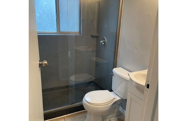 Foto del edificio - 558 Lowell Ave