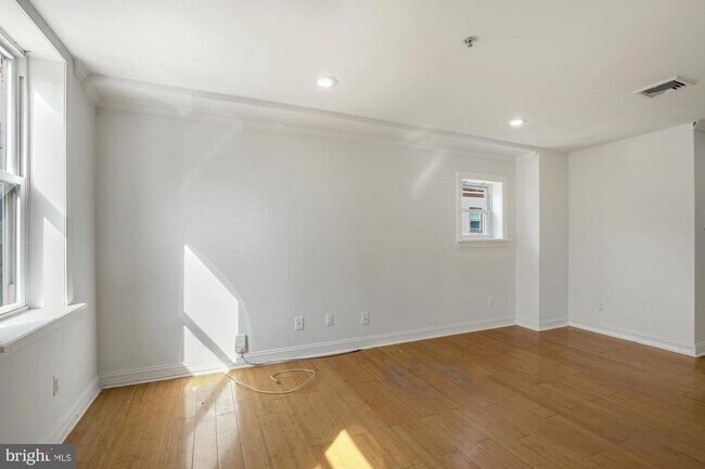 Foto del edificio - 2026 Ridge Ave