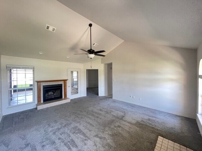 Building Photo - 2212 Peachwood Ct