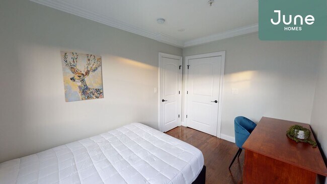 Foto del edificio - ROOM ONLY in 5-bed/1.5-bath Home