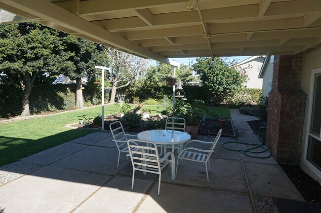 Building Photo - Charming Single Family Home in Orange