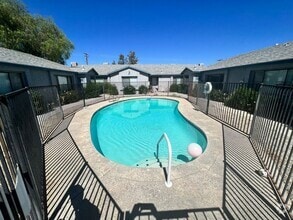 Building Photo - 73870 Desert Trail Dr