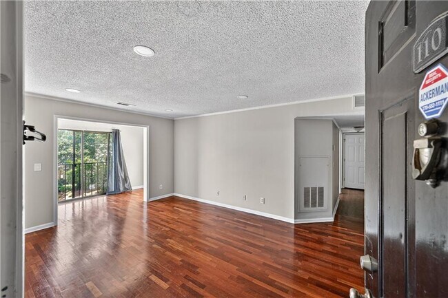 Building Photo - 2657 Lenox Rd NE