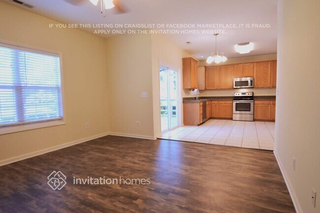 Foto del edificio - 2817 Buggy Whip Ct