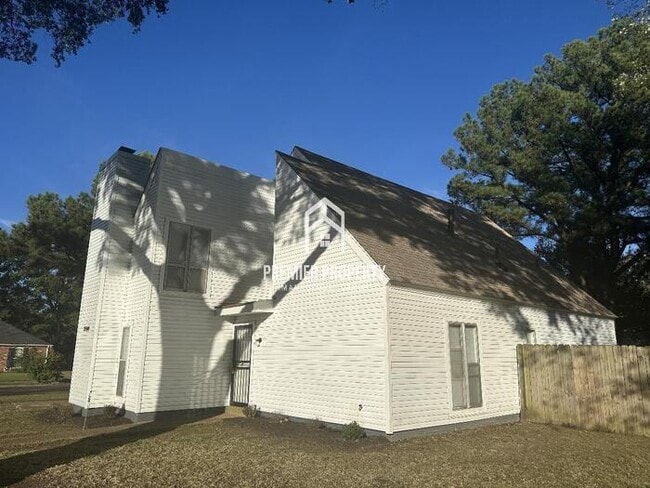 Building Photo - 2984 Oak Allee St