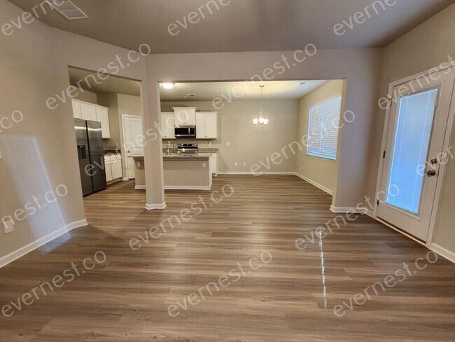 Building Photo - 1519 Persimmon Trce